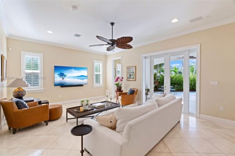 House in Miami, Florida 5 bedrooms, 424.01 sq.m. № 2397548 - photo 19