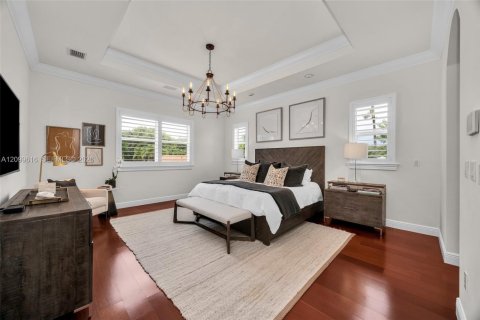 House in Miami, Florida 5 bedrooms, 424.01 sq.m. № 2397548 - photo 6