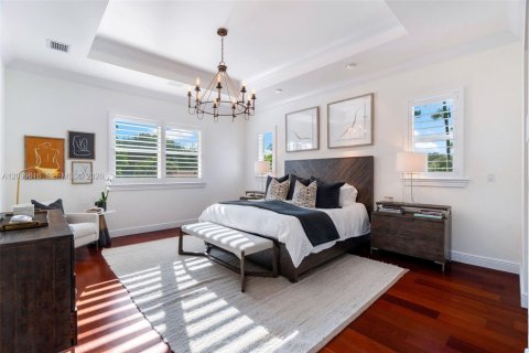 House in Miami, Florida 5 bedrooms, 424.01 sq.m. № 2397548 - photo 21