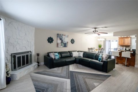 Touwnhouse à vendre à Tampa, Floride: 2 chambres, 111.48 m2 № 1857641 - photo 2