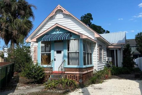 House in Tampa, Florida 3 bedrooms, 118.17 sq.m. № 2210913