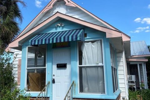 House in Tampa, Florida 3 bedrooms, 118.17 sq.m. № 2210913 - photo 15