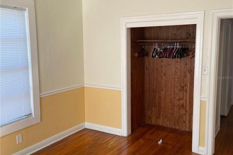 House in Tampa, Florida 3 bedrooms, 118.17 sq.m. № 2210913 - photo 14