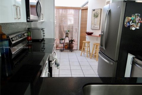 Adosado en venta en Aventura, Florida, 3 dormitorios, 160.07 m2 № 1961588 - foto 8