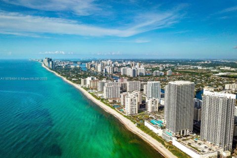 Снять в аренду кондоминиум в Халландейл-Бич, Флорида 1 спальня, 75.34м2, № 1981096 - фото 30