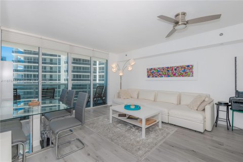Снять в аренду кондоминиум в Халландейл-Бич, Флорида 1 спальня, 75.34м2, № 1981096 - фото 2