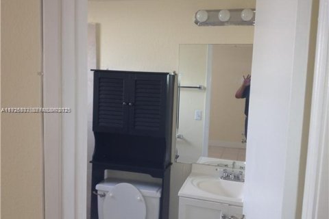 Condo in Pompano Beach, Florida, 1 bedroom  № 1983780 - photo 10