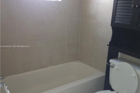 Condo in Pompano Beach, Florida, 1 bedroom  № 1983780 - photo 9