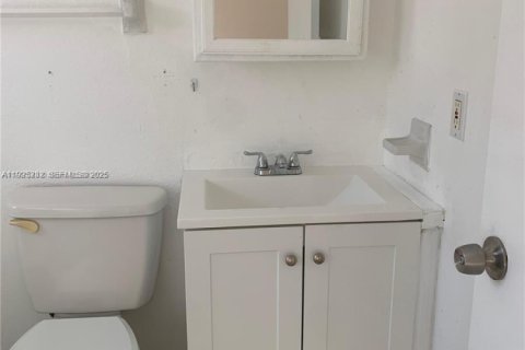 Condo in Pompano Beach, Florida, 1 bedroom  № 1983780 - photo 8