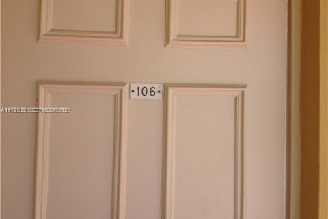 Condo in Pompano Beach, Florida, 1 bedroom  № 1983780 - photo 2