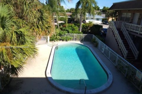 Condo in Pompano Beach, Florida, 1 bedroom  № 1983780 - photo 14
