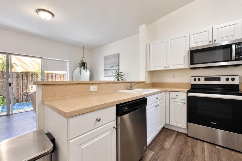 Купить таунхаус в Хомстед, Флорида 3 спальни, 108.6м2, № 2437597 - фото 9
