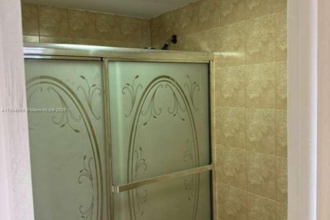 Copropriété à louer à Hialeah, Floride: 1 chambre, 35.49 m2 № 1930344 - photo 6