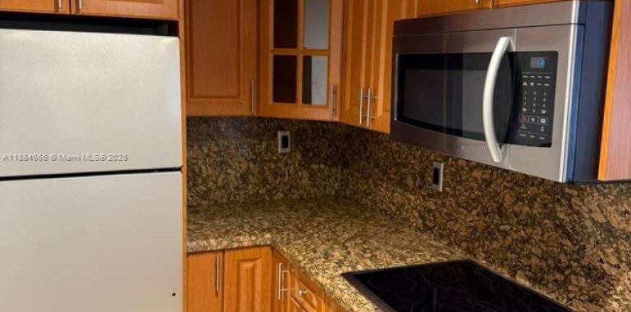 Condo à Hialeah, Floride, 1 chambre  № 1930344