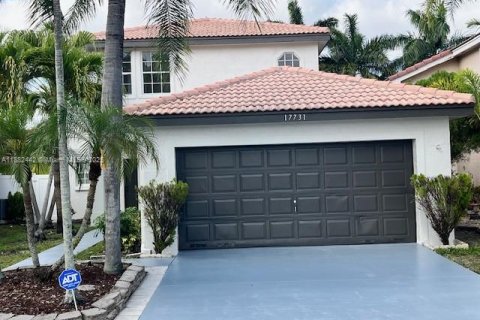 Дом в Мирамар, Флорида 4 спальни, 193.42м2 № 1928576