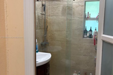 Villa ou maison à vendre à Miami Gardens, Floride: 3 chambres, 75.81 m2 № 1955200 - photo 6