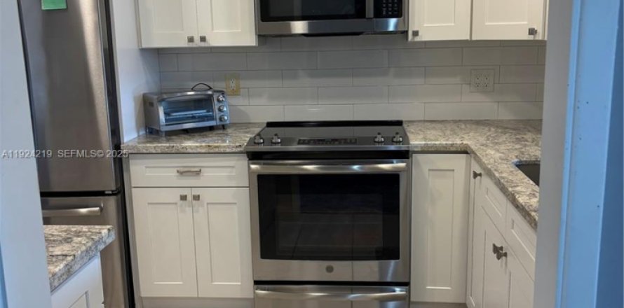 Condo à Pompano Beach, Floride, 1 chambre  № 1982458