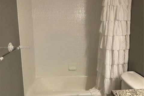 Copropriété à louer à Pompano Beach, Floride: 1 chambre, 83.61 m2 № 1982458 - photo 11