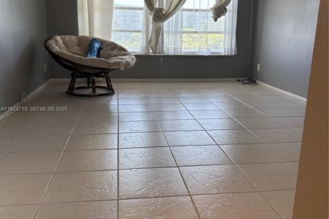 Copropriété à louer à Pompano Beach, Floride: 1 chambre, 83.61 m2 № 1982458 - photo 8