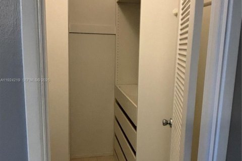 Copropriété à louer à Pompano Beach, Floride: 1 chambre, 83.61 m2 № 1982458 - photo 13