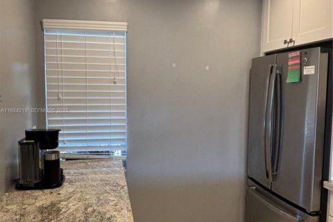 Copropriété à louer à Pompano Beach, Floride: 1 chambre, 83.61 m2 № 1982458 - photo 2