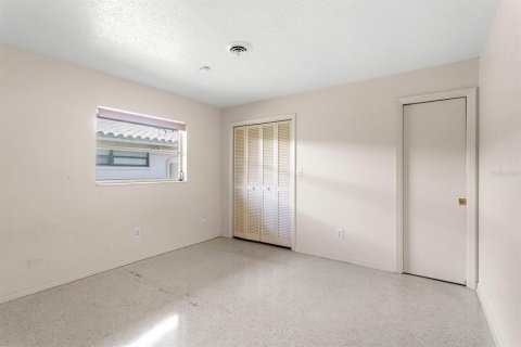 House in Maitland, Florida 5 bedrooms, 250.37 sq.m. № 1835836 - photo 15