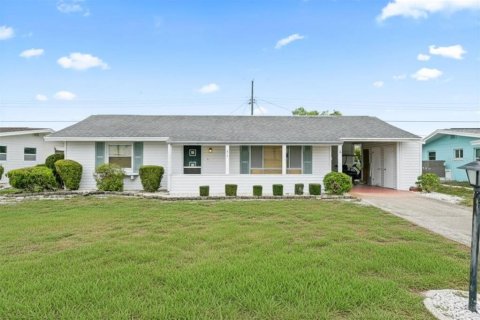 Casa en Sun City Center, Florida 2 dormitorios, 110.74 m2 № 2100017