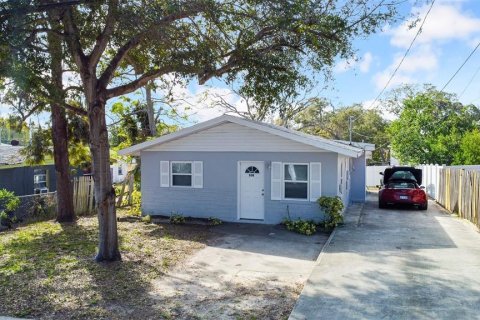 House in Tarpon Springs, Florida 2 bedrooms, 65.77 sq.m. № 1909700 - photo 2
