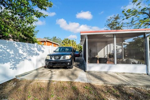 House in Tarpon Springs, Florida 2 bedrooms, 65.77 sq.m. № 1909700 - photo 28