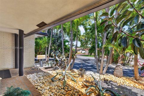 Villa ou maison à vendre à Fort Lauderdale, Floride: 4 chambres, 191.01 m2 № 2072865 - photo 5