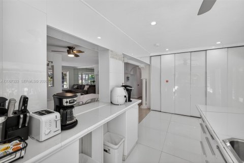 Villa ou maison à vendre à Fort Lauderdale, Floride: 4 chambres, 191.01 m2 № 2072865 - photo 25