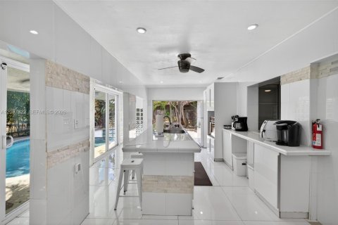 Villa ou maison à vendre à Fort Lauderdale, Floride: 4 chambres, 191.01 m2 № 2072865 - photo 18
