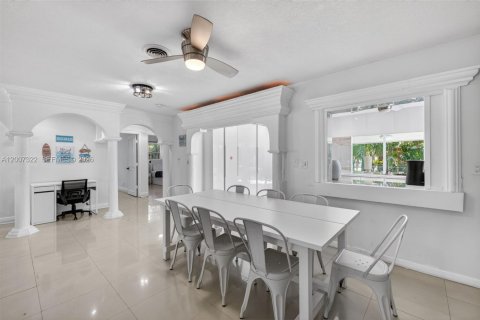 Villa ou maison à vendre à Fort Lauderdale, Floride: 4 chambres, 191.01 m2 № 2072865 - photo 15