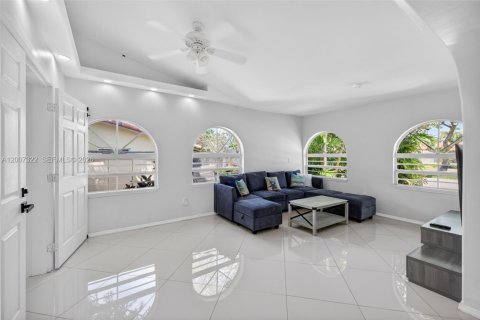 Villa ou maison à vendre à Fort Lauderdale, Floride: 4 chambres, 191.01 m2 № 2072865 - photo 28