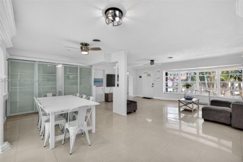 Villa ou maison à vendre à Fort Lauderdale, Floride: 4 chambres, 191.01 m2 № 2072865 - photo 14