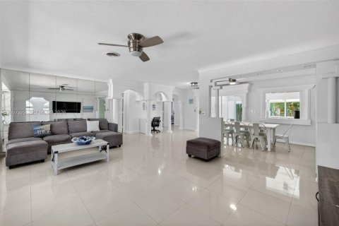 Villa ou maison à vendre à Fort Lauderdale, Floride: 4 chambres, 191.01 m2 № 2072865 - photo 8