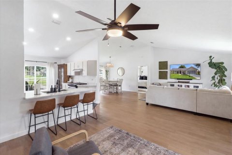 House in Wildwood, Florida 3 bedrooms, 184.6 sq.m. № 2259269 - photo 19