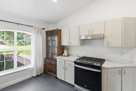 House in Wildwood, Florida 3 bedrooms, 184.6 sq.m. № 2259269 - photo 24