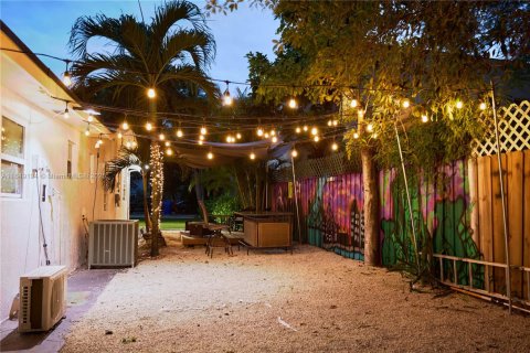 Casa en alquiler en Miami, Florida, 3 dormitorios, 102.38 m2 № 1958121 - foto 18