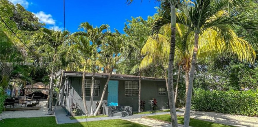 Casa en Miami, Florida 3 dormitorios, 102.38 m2 № 1958121