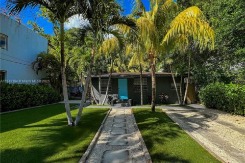 Casa en alquiler en Miami, Florida, 3 dormitorios, 102.38 m2 № 1958121 - foto 8