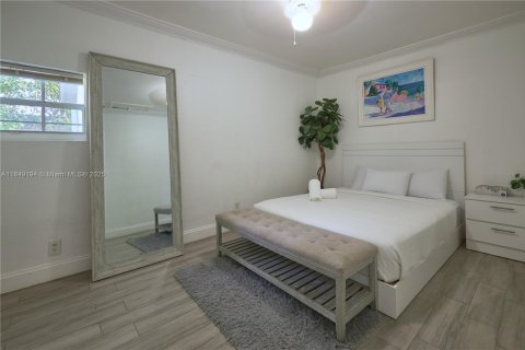 Casa en alquiler en Miami, Florida, 3 dormitorios, 102.38 m2 № 1958121 - foto 14