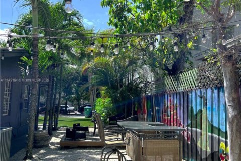 Casa en alquiler en Miami, Florida, 3 dormitorios, 102.38 m2 № 1958121 - foto 17