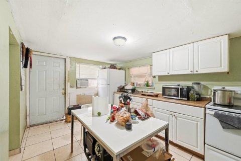 Propiedad comercial en venta en Pompano Beach, Florida, 173.91 m2 № 2155168 - foto 25