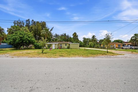 Propiedad comercial en venta en Pompano Beach, Florida, 173.91 m2 № 2155168 - foto 2