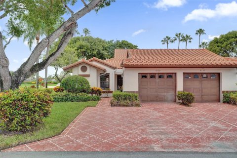 House in Delray Beach, Florida 2 bedrooms, 139.35 sq.m. № 1898054 - photo 1