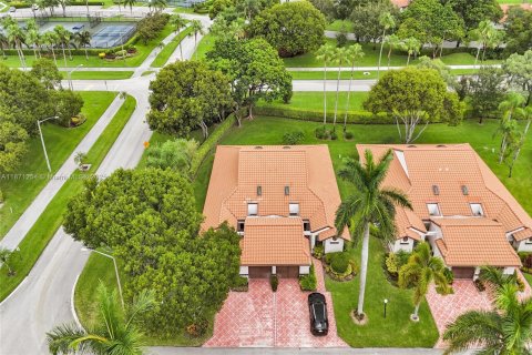 House in Delray Beach, Florida 2 bedrooms, 139.35 sq.m. № 1898054 - photo 6