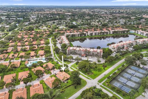 House in Delray Beach, Florida 2 bedrooms, 139.35 sq.m. № 1898054 - photo 13