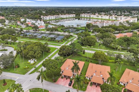 House in Delray Beach, Florida 2 bedrooms, 139.35 sq.m. № 1898054 - photo 7