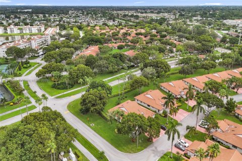 House in Delray Beach, Florida 2 bedrooms, 139.35 sq.m. № 1898054 - photo 8